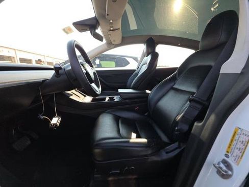 Used 2022 Tesla Model Y Long Range AWD/4WD image 6