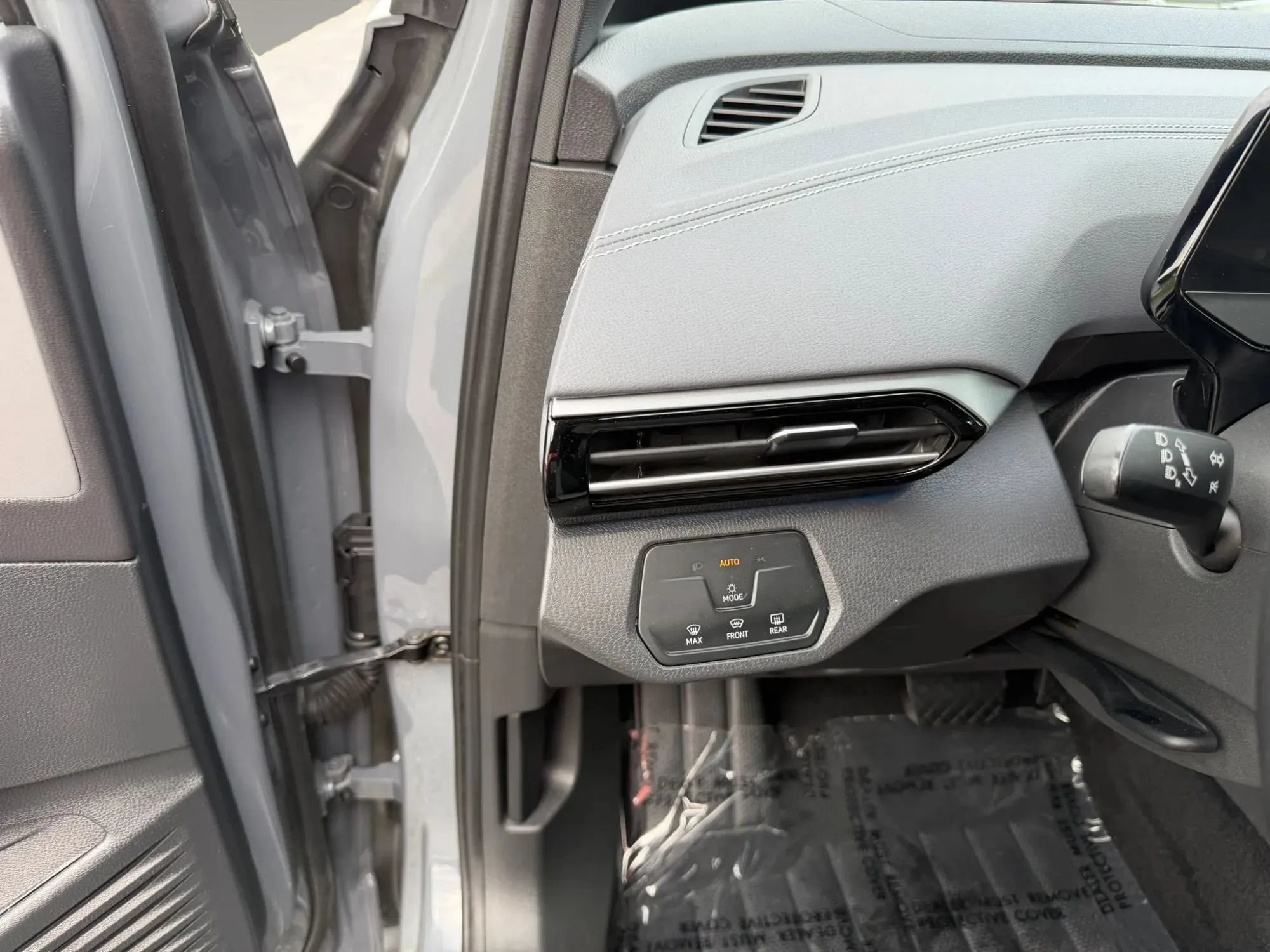 Used 2023 Volkswagen ID.4 Pro AWD/4WD image 15