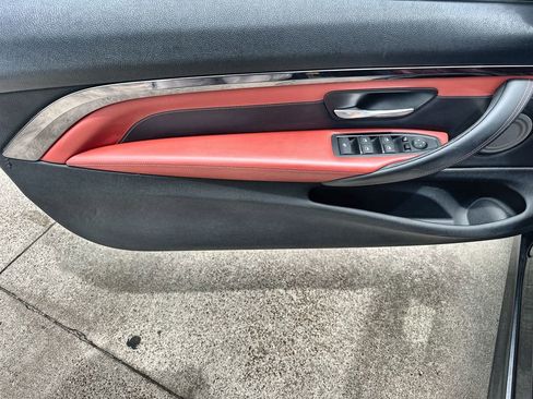 Used 2018 BMW M4 Convertible RWD image 21