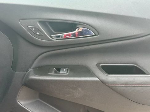 Used 2022 Chevrolet Equinox RS w/ RS Leather Package FWD image 20