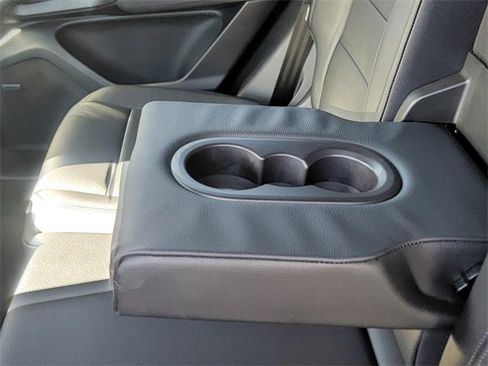 Used 2024 Porsche Cayenne image 31