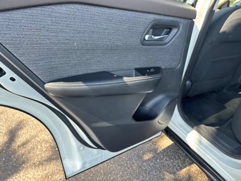 Used 2021 Nissan Rogue SV FWD image 20