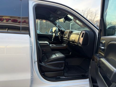 Used 2018 GMC Sierra 3500 Denali w/ Duramax Plus Package image 50