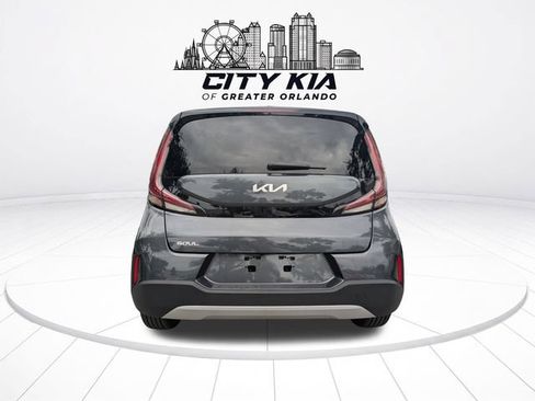 Certified 2025 Kia Soul LX w/ LX Technology Package FWD image 5