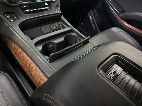 Used 2019 Chevrolet Suburban Premier image 45