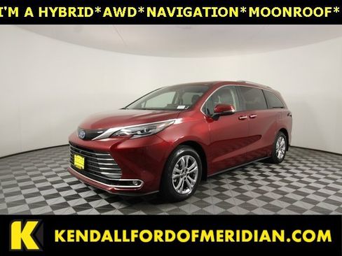Used 2024 Toyota Sienna Platinum image 1