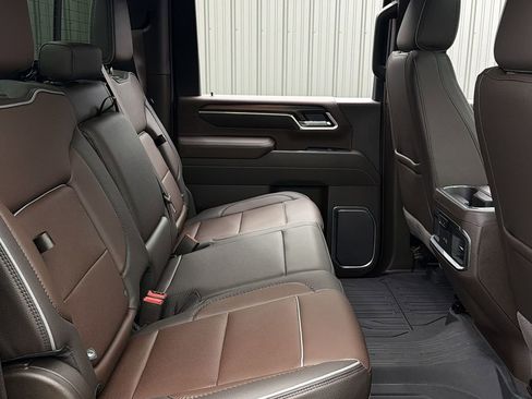 Used 2025 GMC Sierra 3500 Denali w/ Denali Reserve Package image 41