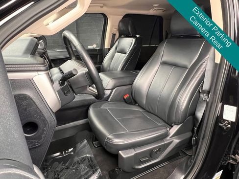 Used 2024 Ford Expedition XLT image 4