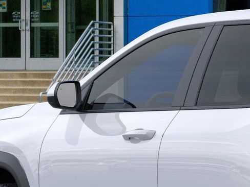 New 2026 Chevrolet Equinox LT w/ LPO, Floor Liner Package FWD image 12