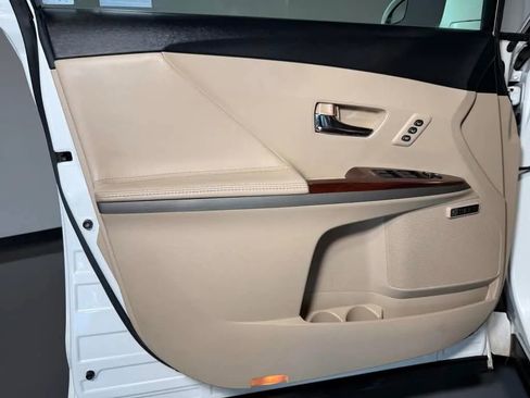 Used 2013 Toyota Venza XLE w/ XLE Premium Pkg FWD image 26