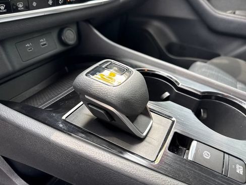 Certified 2023 Nissan Rogue SV FWD image 23