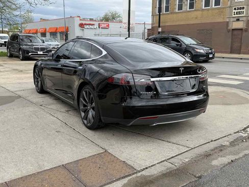 Used 2015 Tesla Model S 70D image 7