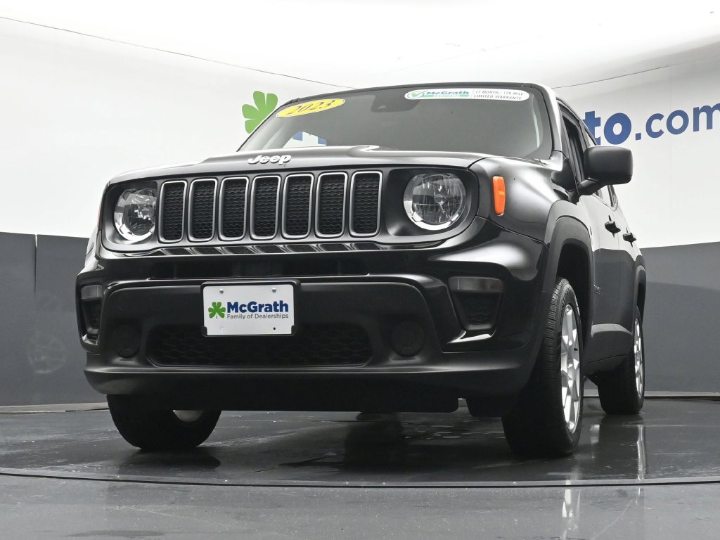 Used 2023 Jeep Renegade Latitude AWD/4WD image 7