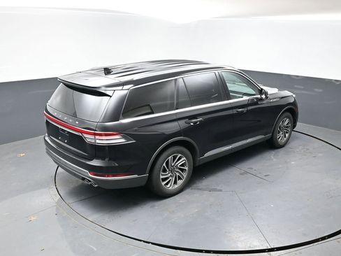 Used 2023 Lincoln Aviator AWD image 13