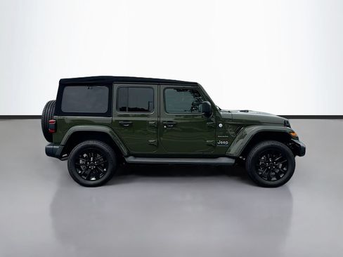 Used 2024 Jeep Wrangler Unlimited Sahara w/ Technology Group AWD/4WD image 9