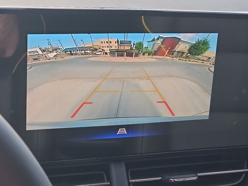 New 2026 Chevrolet Trax ACTIV w/ Driver Confidence Package FWD image 16