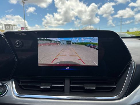 Used 2025 Chevrolet Trax LT FWD image 22