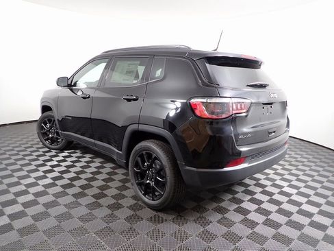 New 2026 Jeep Compass Latitude image 9