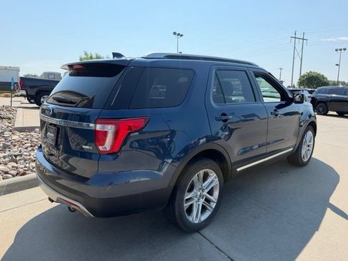Used 2016 Ford Explorer XLT w/ Equipment Group 202A AWD/4WD image 6