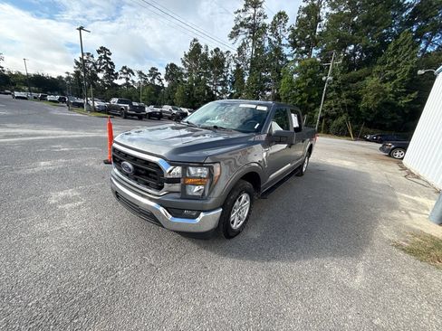 Used 2023 Ford F150 XLT w/ Trailer Tow Package RWD image 3
