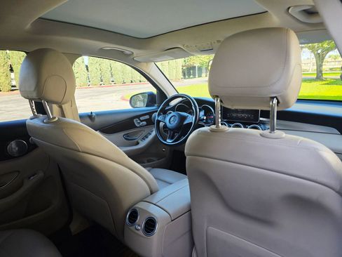 Used 2017 Mercedes-Benz GLC 300 4MATIC image 33