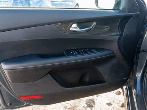 Used 2023 Kia Forte GT-Line w/ GT-Line Premium Package image 17