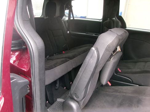 Used 2019 Dodge Grand Caravan SE image 11