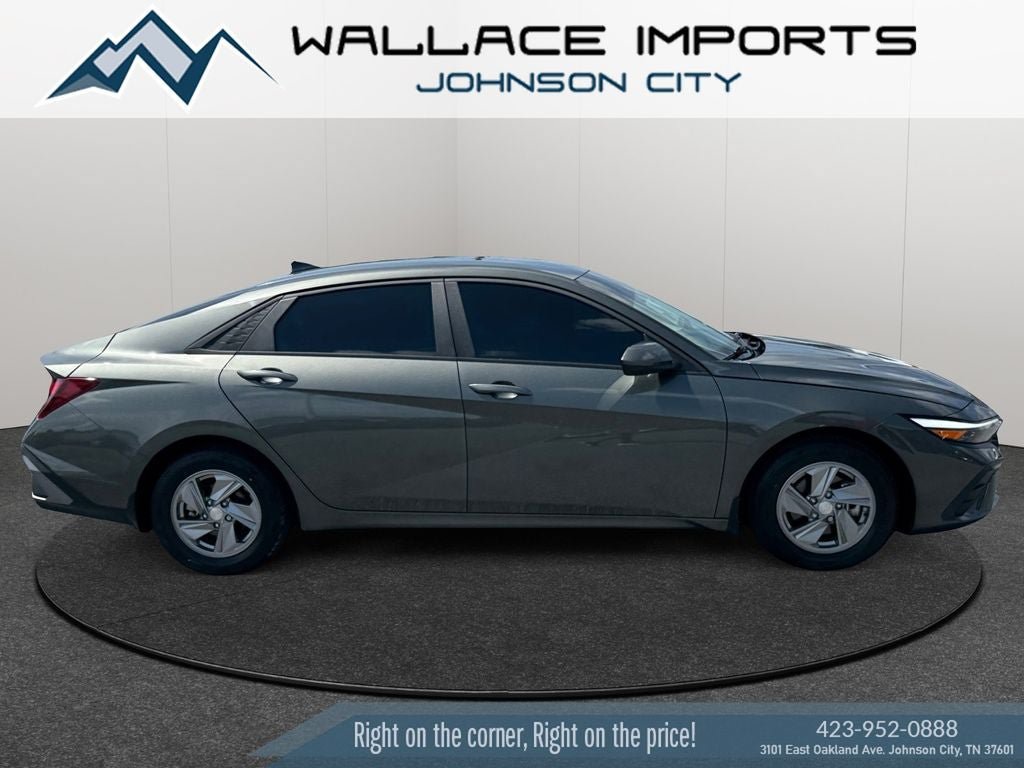 Used 2024 Hyundai Elantra SE FWD image 6