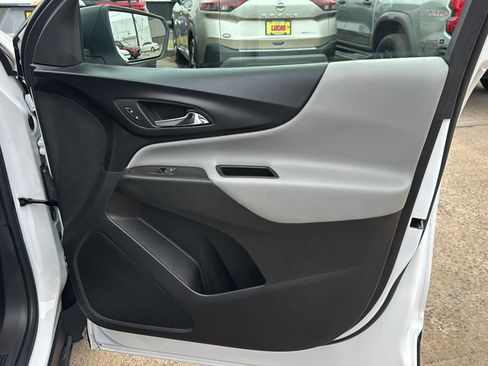 Used 2023 Chevrolet Equinox LS w/ LS Convenience Package image 16