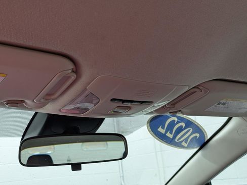 Used 2022 Toyota Corolla LE image 28