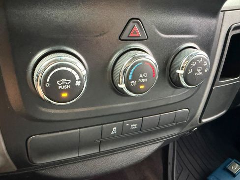 Used 2016 RAM 1500 Express AWD/4WD image 37