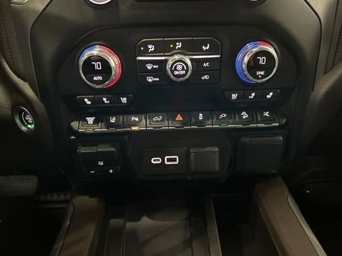 Used 2022 GMC Sierra 2500 Denali w/ Denali Ultimate Package AWD/4WD image 26