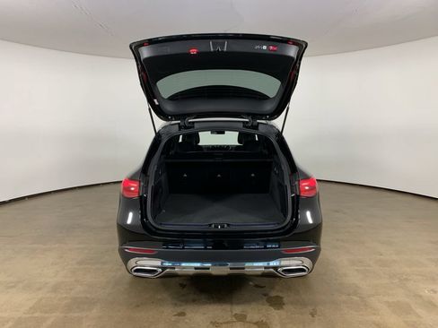 Used 2025 Mercedes-Benz GLC 300 4MATIC image 12