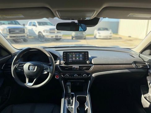 Used 2018 Honda Accord EX image 24