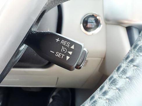 Used 2015 Toyota Highlander Limited AWD/4WD image 33
