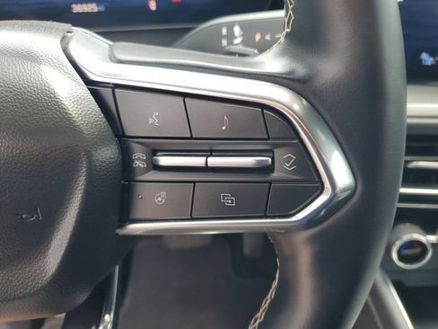 Used 2025 Chevrolet Traverse LT FWD image 30