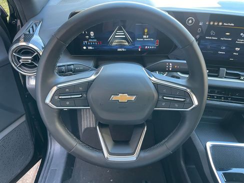 Used 2025 Chevrolet Equinox LT image 28