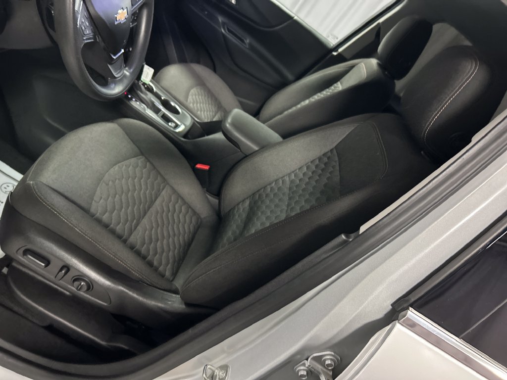 Used 2019 Chevrolet Equinox LT AWD/4WD image 10