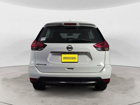 Used 2018 Nissan Rogue S image 4