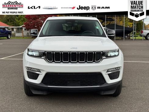 Used 2024 Jeep Grand Cherokee Limited image 12