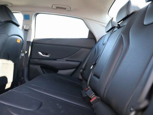 Used 2025 Hyundai Elantra Limited FWD image 28