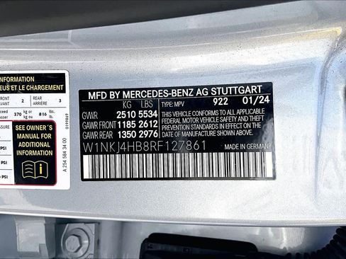 Used 2024 Mercedes-Benz GLC 300 4MATIC image 37