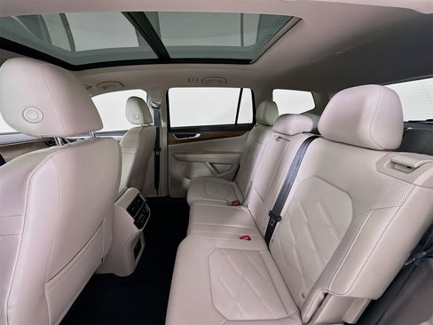 Used 2024 Volkswagen Atlas SE image 26