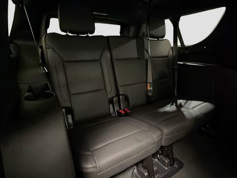 Used 2025 Chevrolet Suburban High Country AWD/4WD image 33