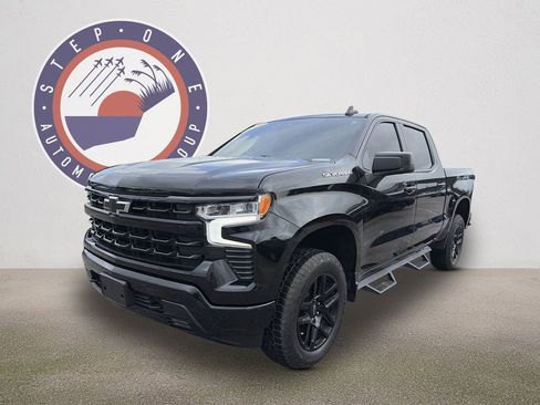 Used 2024 Chevrolet Silverado 1500 RST w/ Convenience Package II AWD/4WD image 2