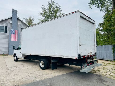 Used 2011 Ford E-450 and Econoline 450 Super Duty RWD image 6