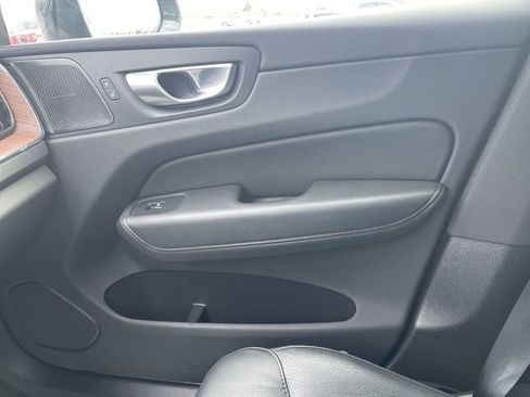Used 2024 Volvo XC60 B5 Plus image 32
