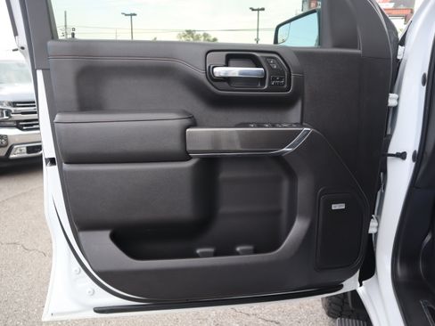 Used 2022 GMC Sierra 1500 AT4 w/ AT4 Preferred Package AWD/4WD image 11