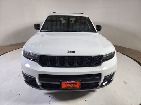 Certified 2025 Jeep Grand Cherokee L Limited w/ Black Appearance Package AWD/4WD image 2