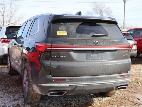 Used 2025 Buick Enclave Preferred image 7